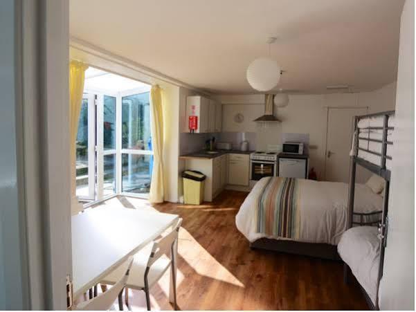 Portrush Townhouse Hostel Exterior photo