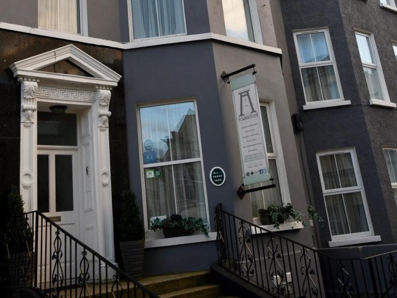 Portrush Townhouse Hostel Exterior photo